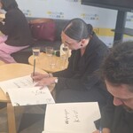 autografy- podpisują.jpg