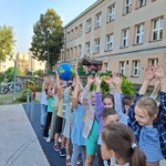 klasa 2b bawi się piłką._1.jpg