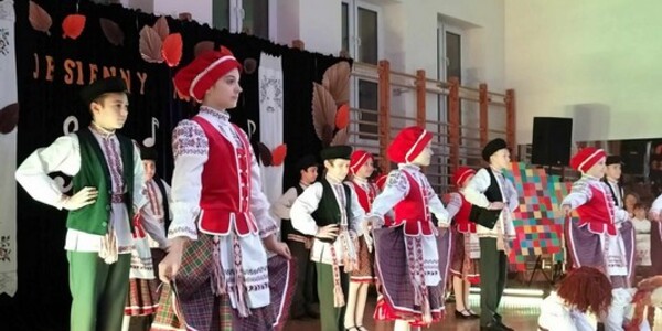 dzieci podczas występów (1).jpg