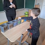 Uczniowie na warsztatach ekologicznych (4).jpg