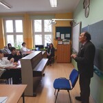 Uczniowie w klasie podczas Żywej lekcjii hiistorii (1).JPG