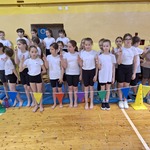 Uczniowie ślubują zasadę fair play..jpg