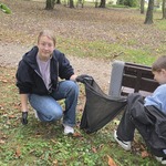 Dzieci sprzątają park (2).jpg
