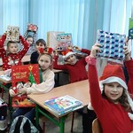 dzieci  w czapkach mikołajki, uśmiech 2a - Kopia.jpg